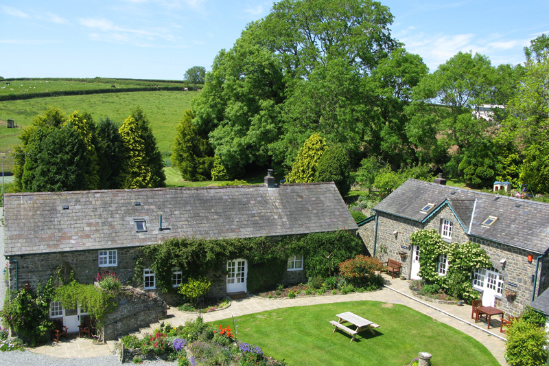 Luxury Holiday Cottages swimming pool and tennis court