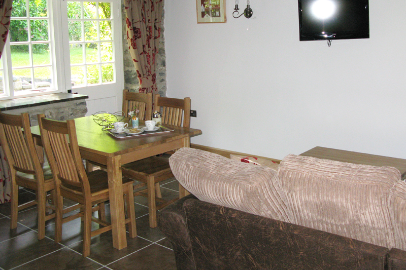 Buttermilk Cottage Dining Area