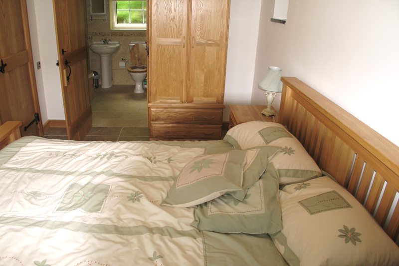 Churn Holiday Cottage Ensuite Double Bedroom