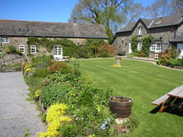 Neuadd Farm Cottages Garden