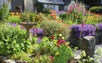 Neuadd Farm Cottages Garden