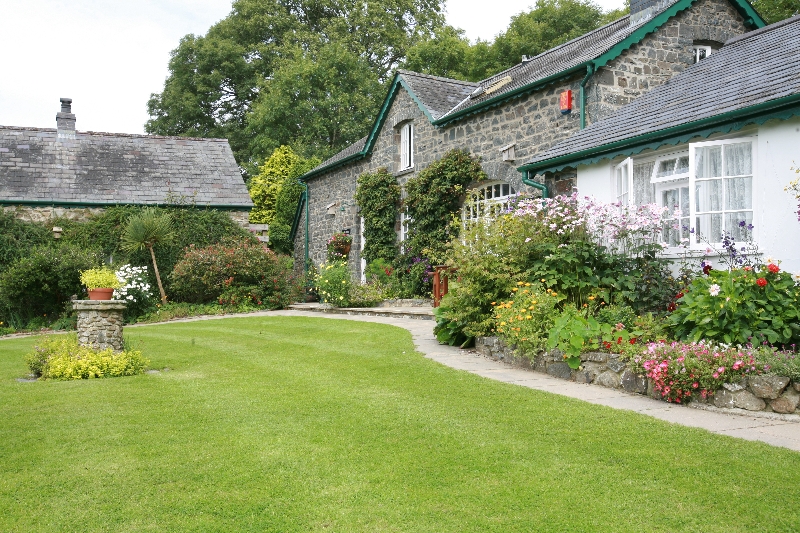 Beautiful Gardens at Neuadd Farm Cottages